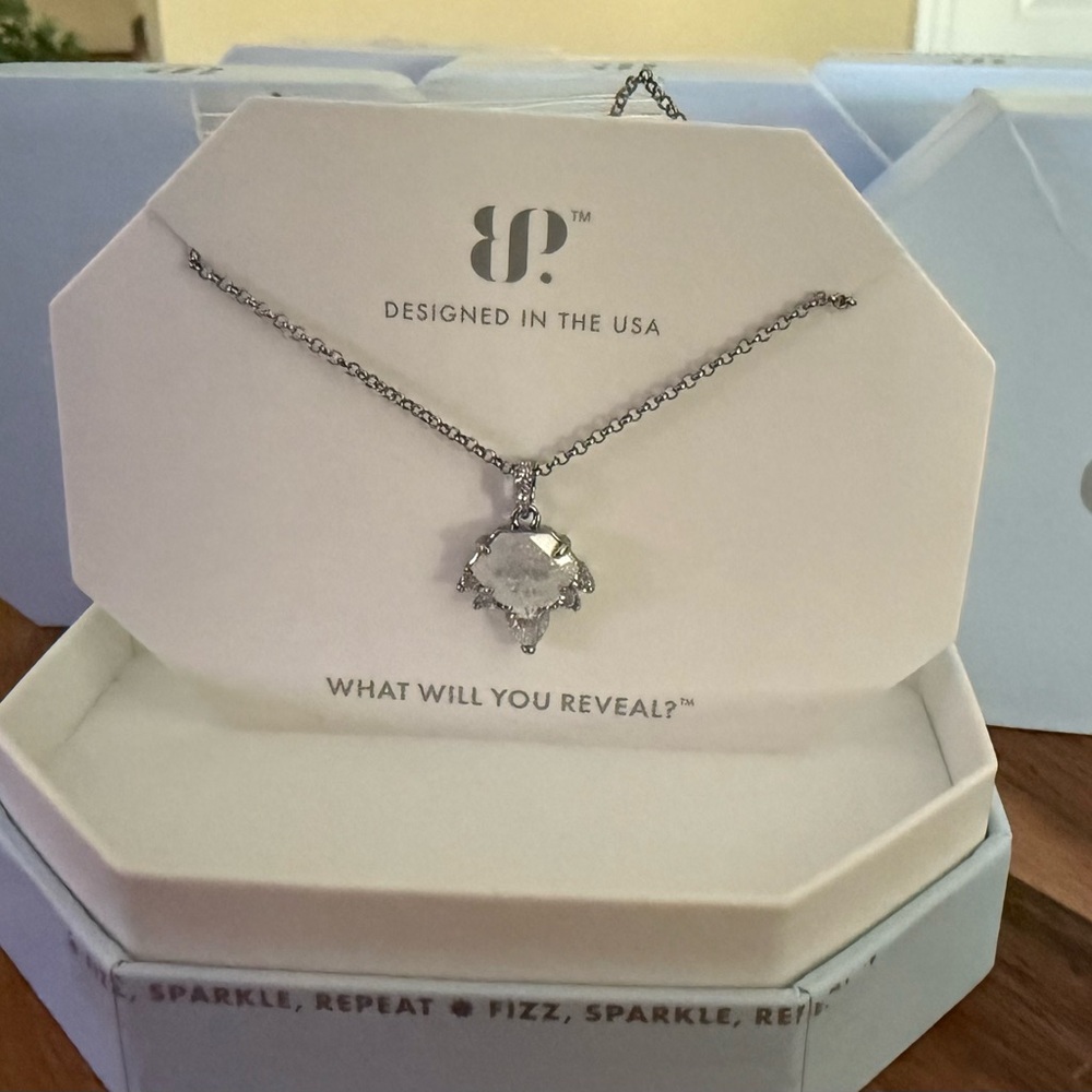Bomb Party Necklace RBP5923 Seal It With A KISS white ice crystal Brand New